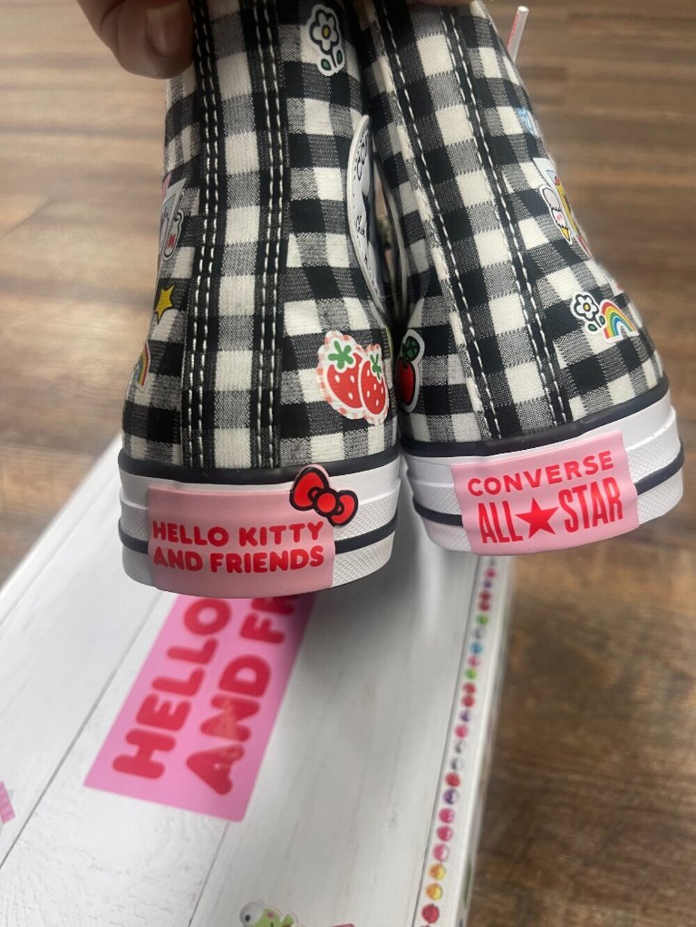 Converse x Hello Kitty & Friends Gingham High Tops NWT Women's 6.5 - Picture 4 of 13